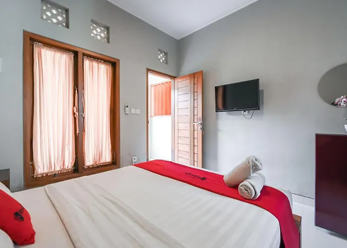 Hotel Reddoorz Near Mertasari 2 2*