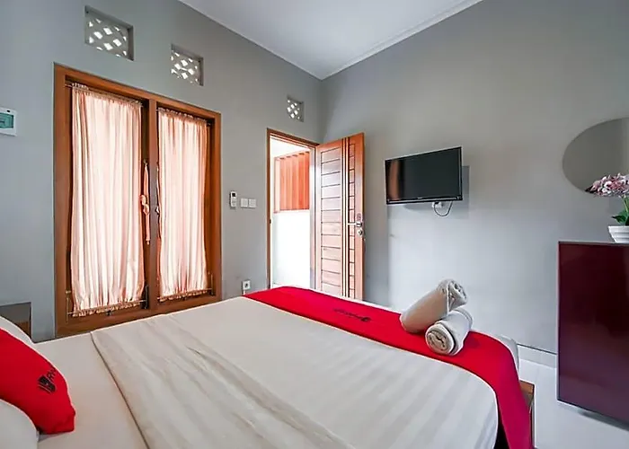 Hotel Reddoorz Near Mertasari 2 2*